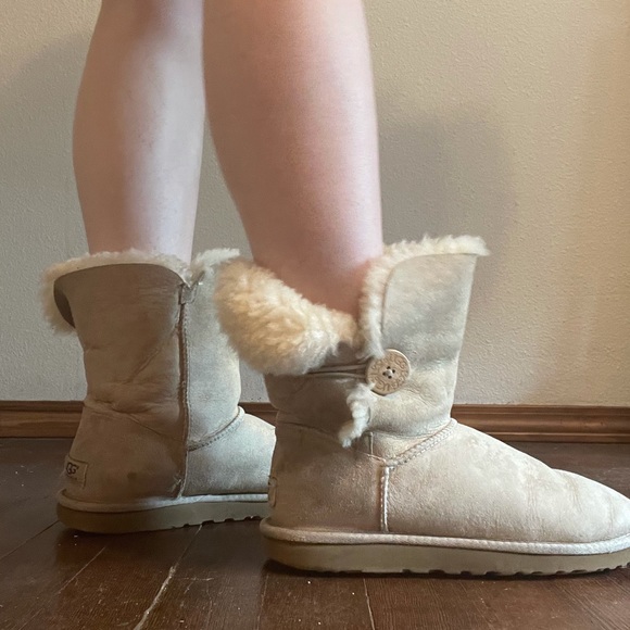 Tall Ugg Boots - Picture 4 of 5